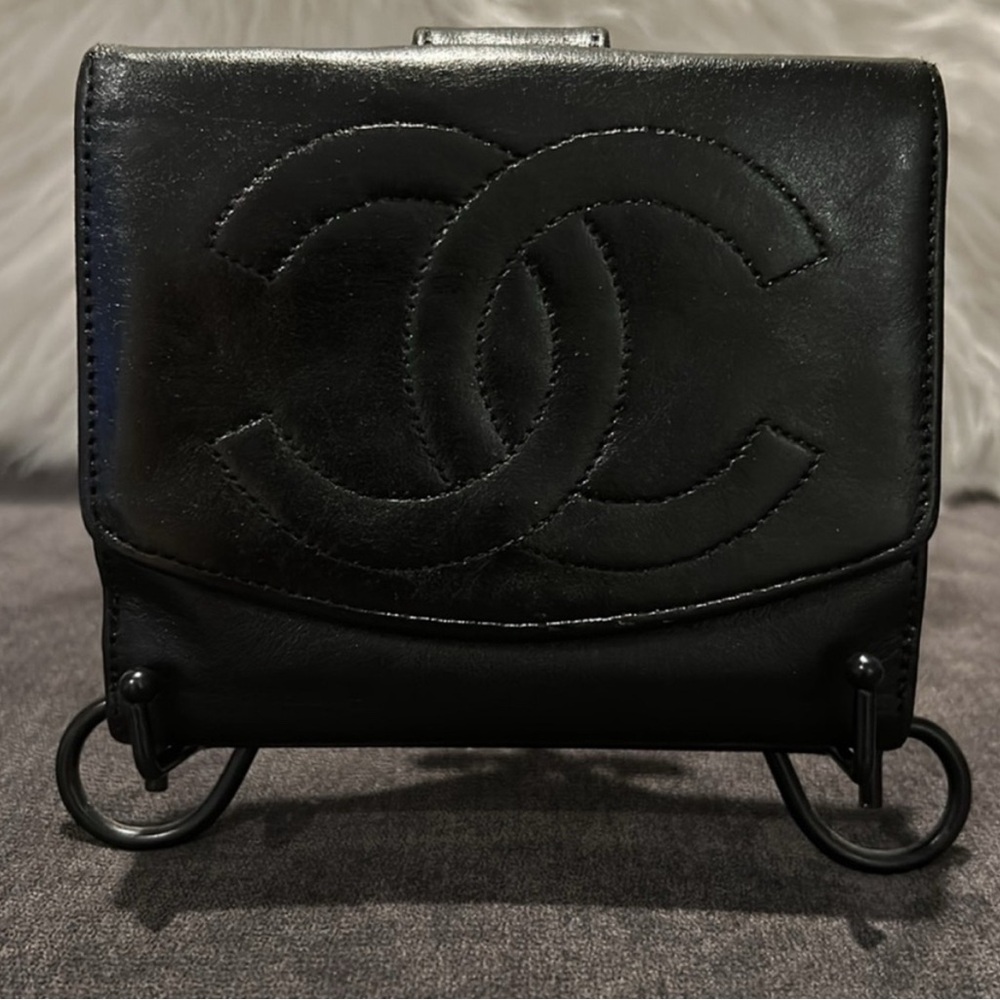 Wheel Spin Host Giveaway-Prada Grand Prize! - Picture 2 of 3